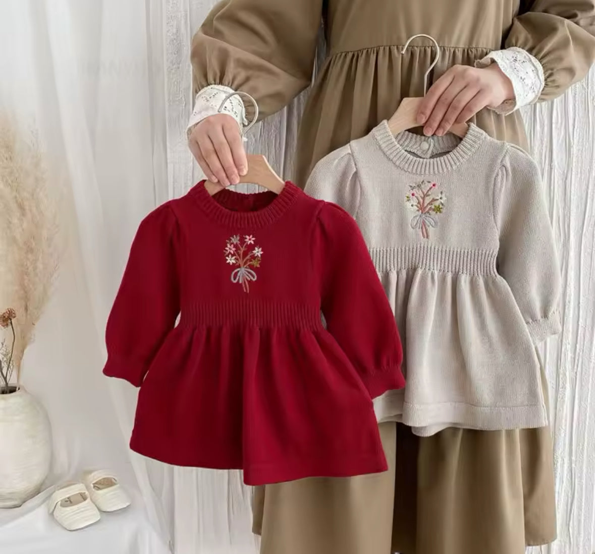 EMBROIDERED KNIT DRESS