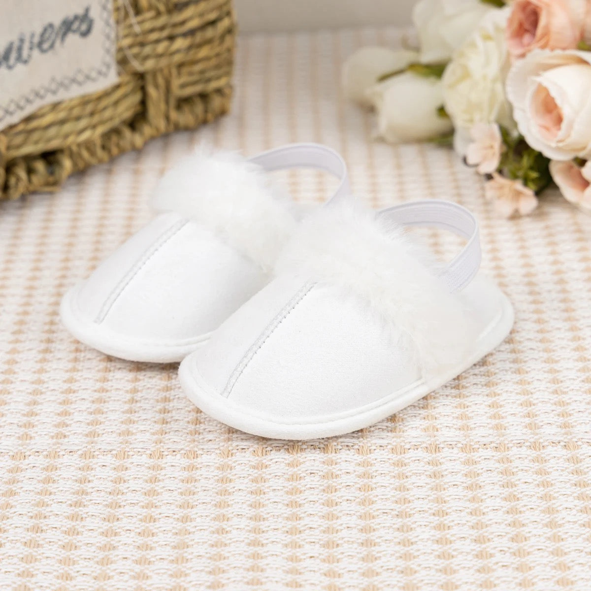 WHITE FUR SLIPPERS