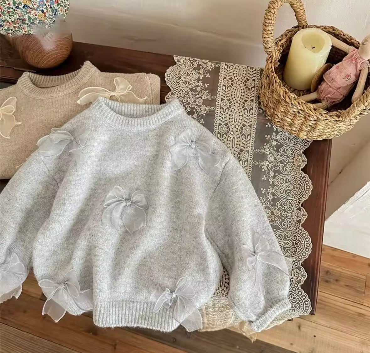 BOW SWEATER