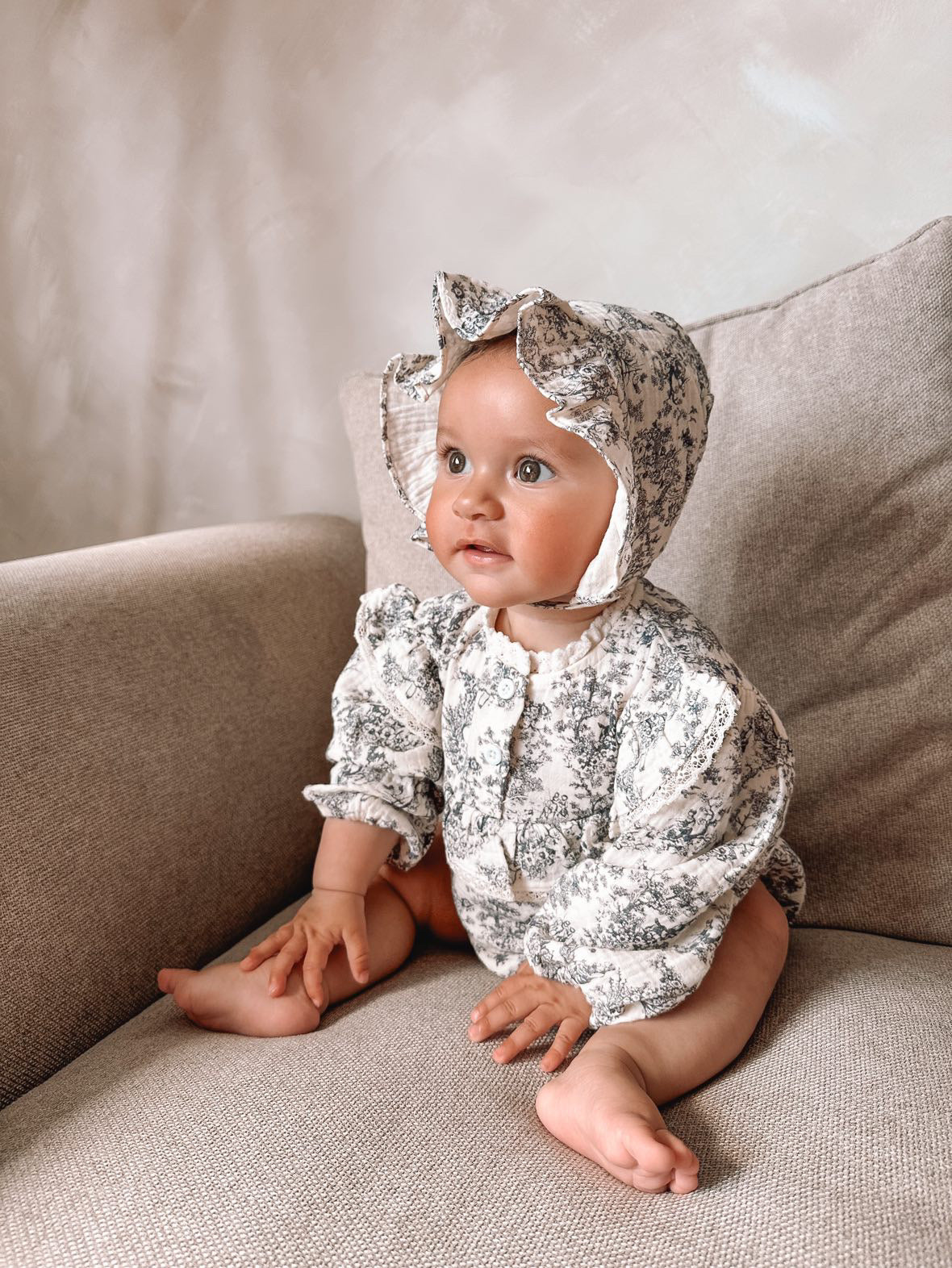 Bonnet & Romper Toile Set