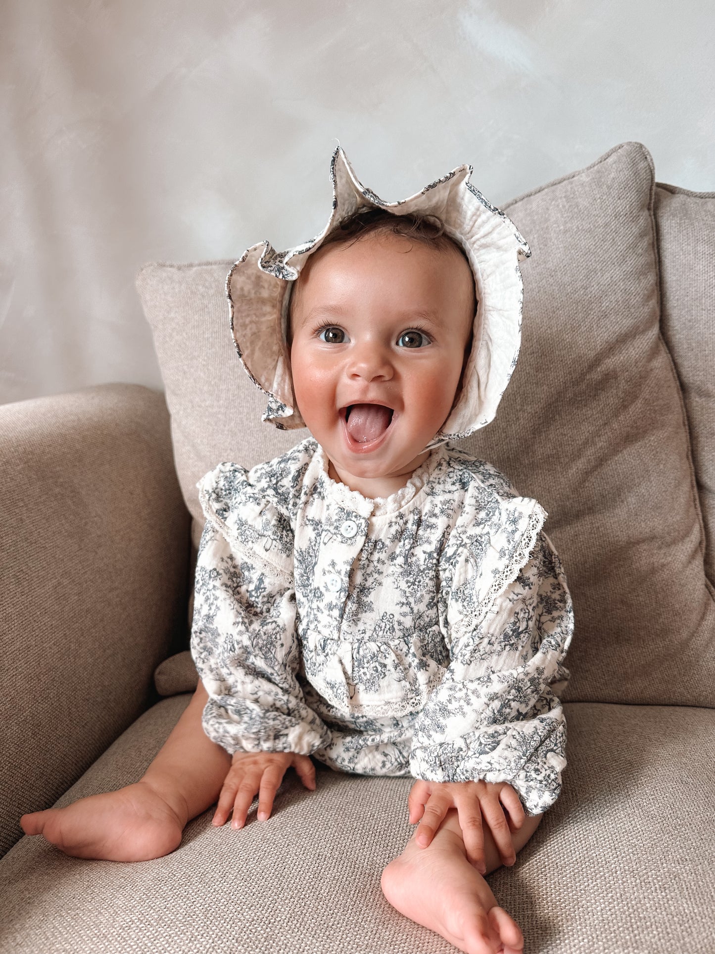 Bonnet & Romper Toile Set
