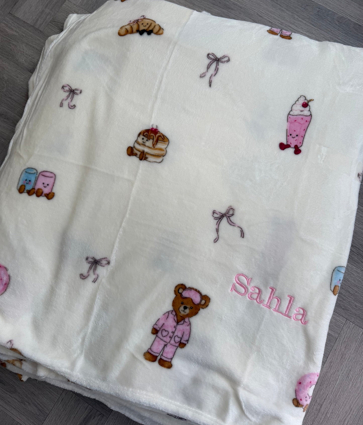 Home Bargains Viral Bear Bakery Blanket