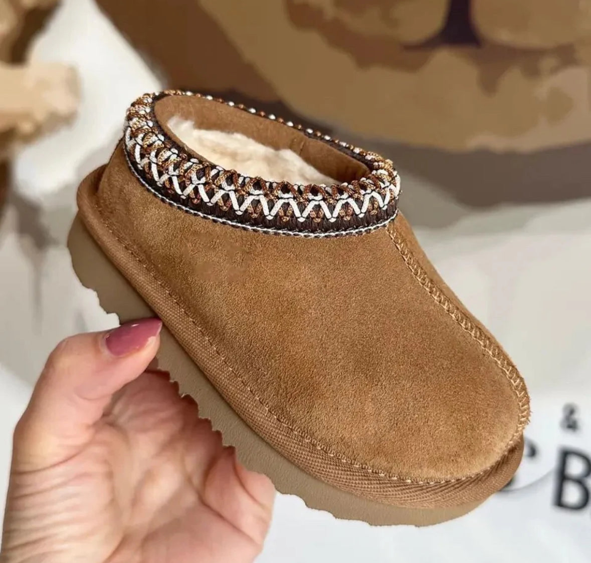 CHESTNUT BOOTS